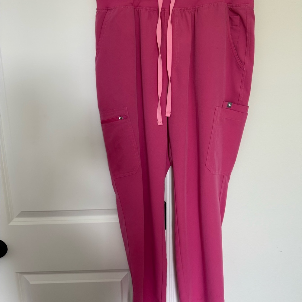Figs Women's Pink high waisted Yola scrub pants